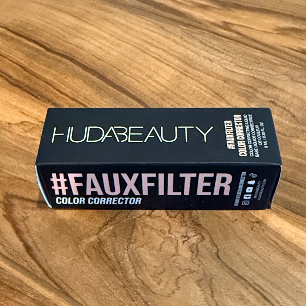 HUDA BEAUTY FauxFilter Color Corrector in Mango